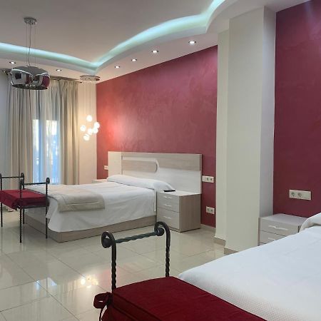 Hostal Poeta Machado Baeza Bagian luar foto