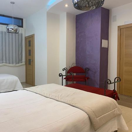 Hostal Poeta Machado Baeza Bagian luar foto