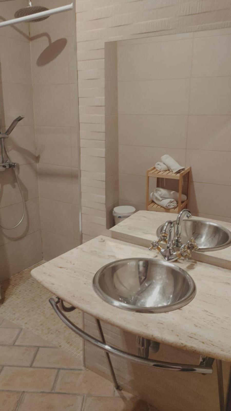 Hostal Poeta Machado Baeza Bagian luar foto