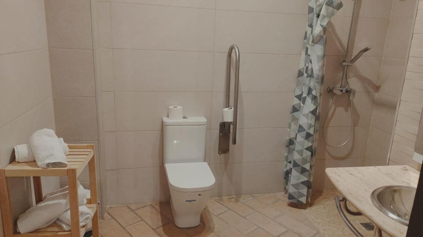 Hostal Poeta Machado Baeza Bagian luar foto